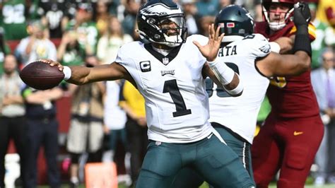 Cowboys vs. Eagles odds, props, predictions: Dallas a live .